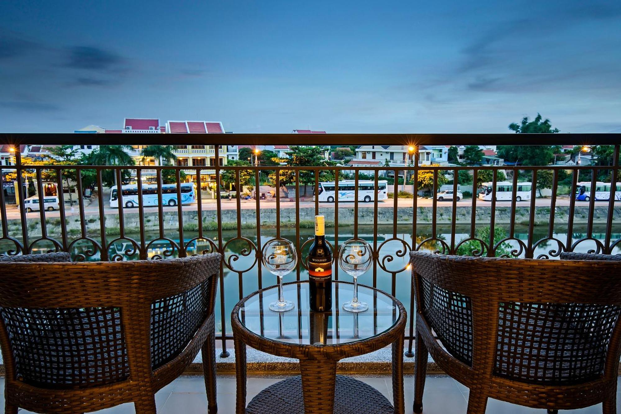 Laluna Hoi An Riverside Hotel & Spa Экстерьер фото